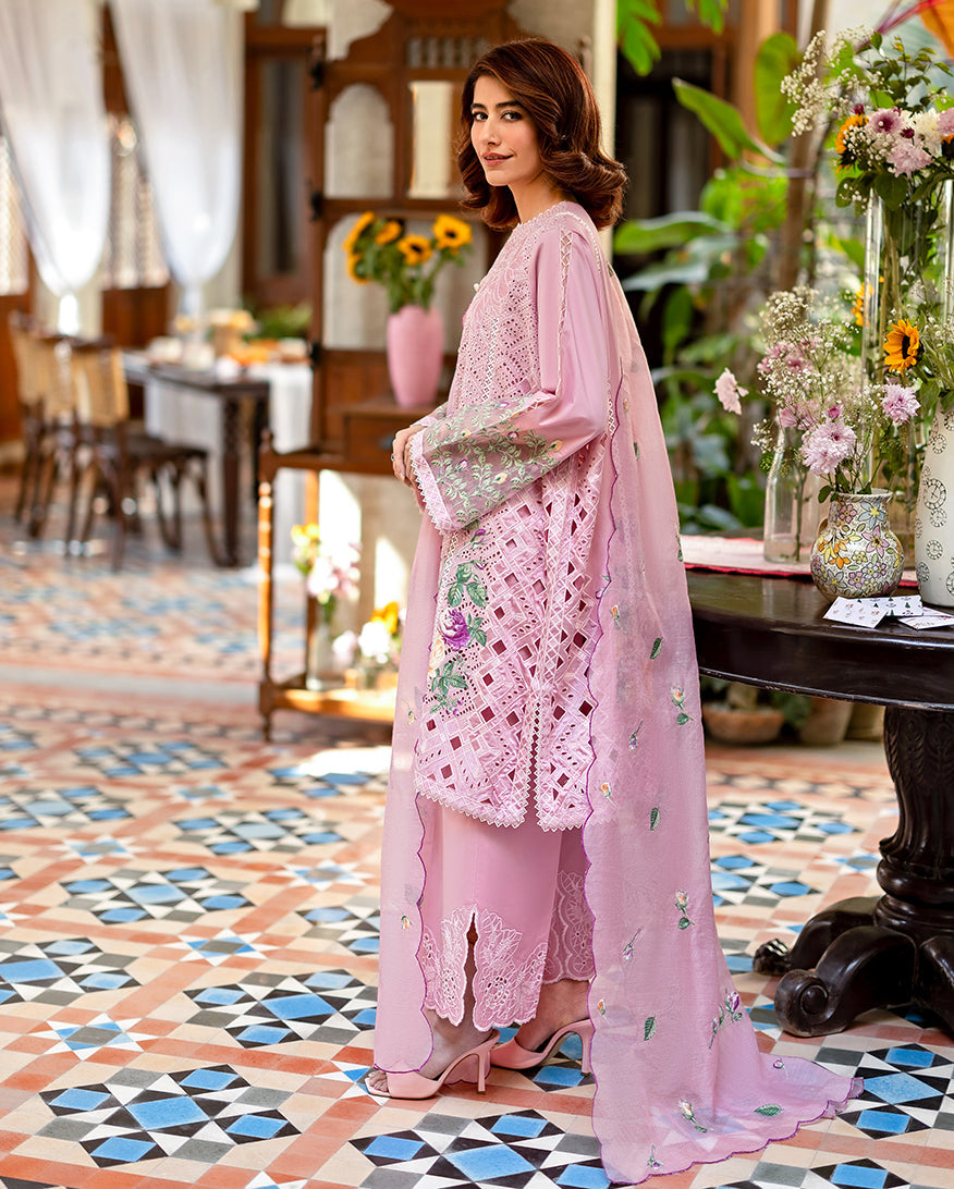 Mushq | Astoria - Festive lawn | Arabil