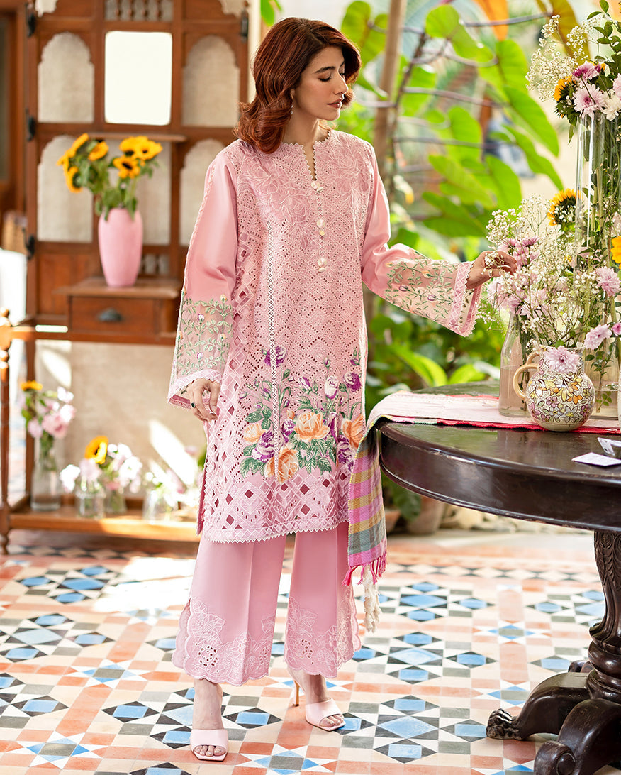 Mushq | Astoria - Festive lawn | Arabil
