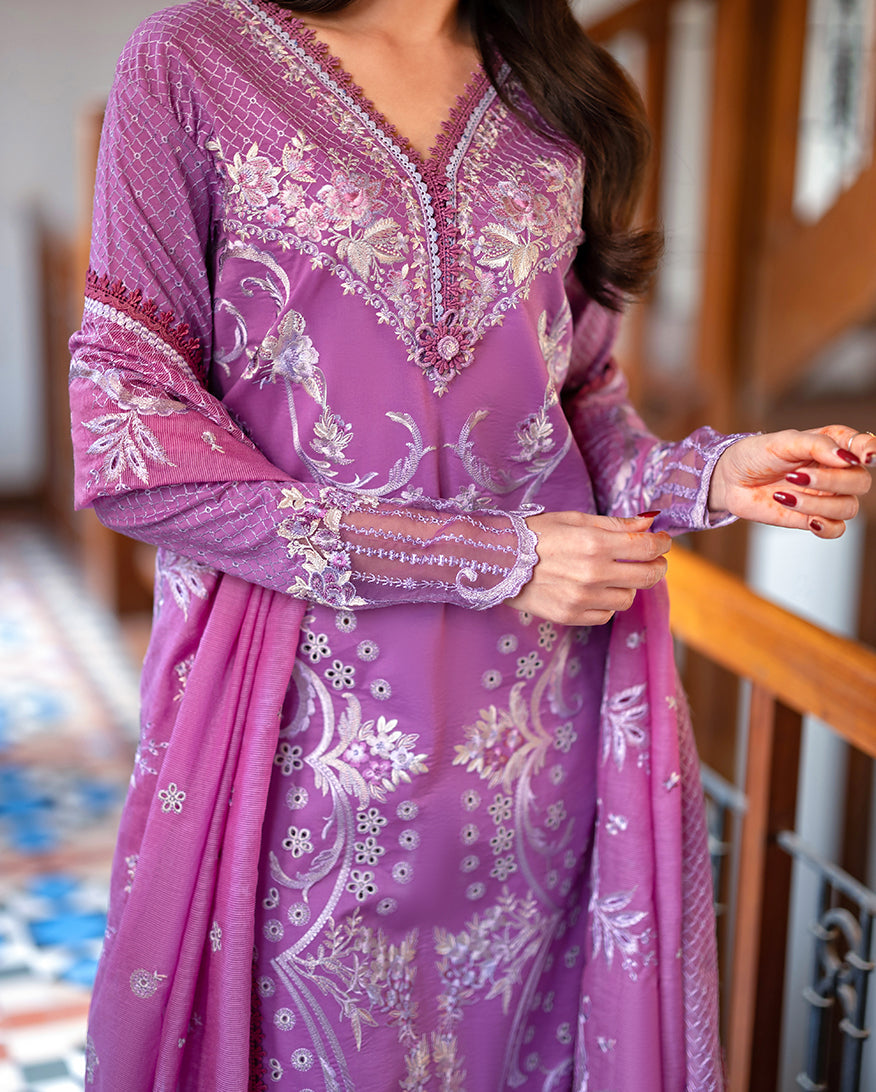 Mushq | Astoria - Festive lawn | Arielle