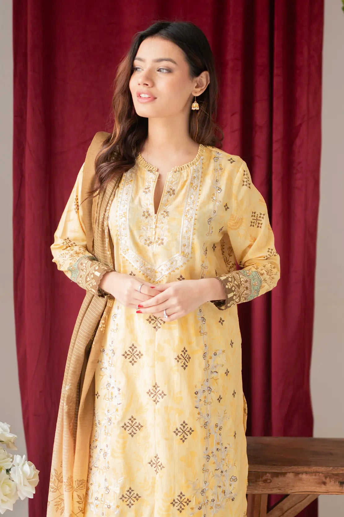 3 Piece - Embroidered Lawn - 8671