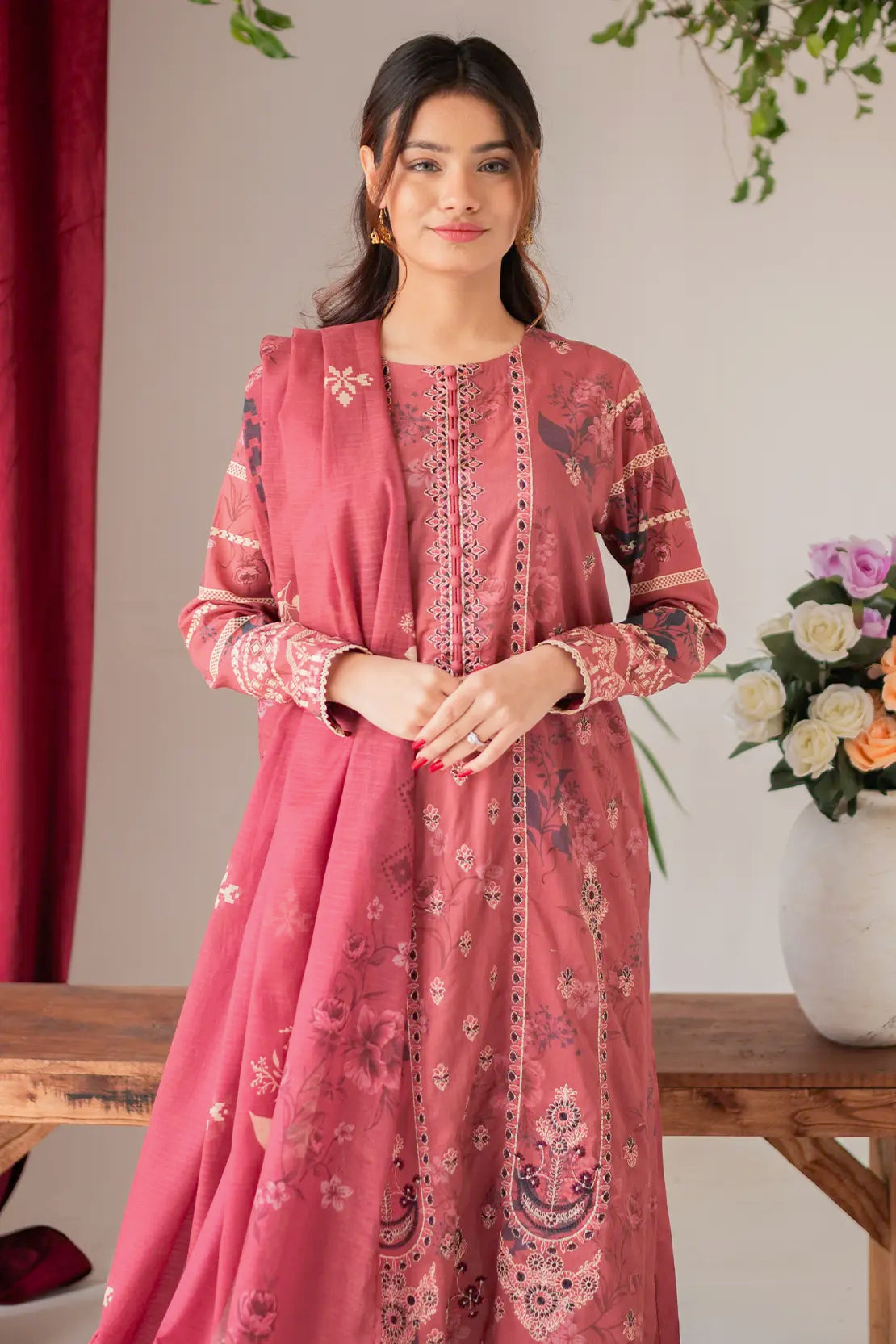 3 Piece - Embroidered Lawn - 8672