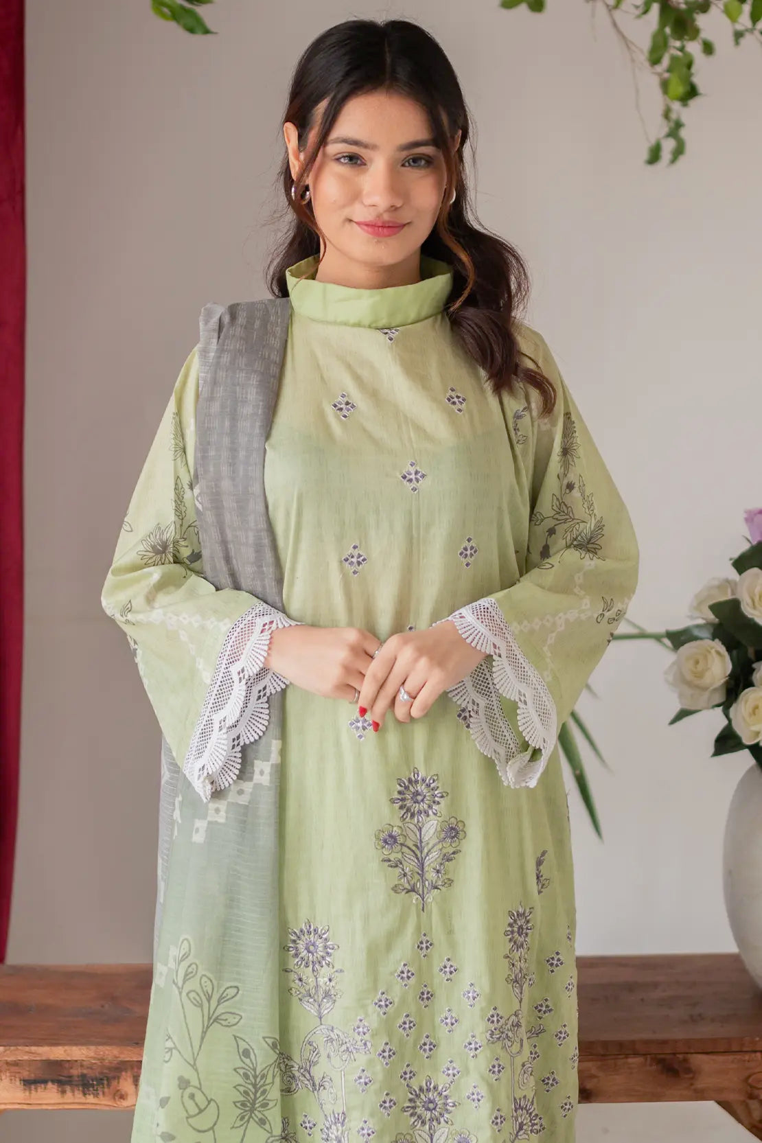 3 Piece - Embroidered Lawn - 8675