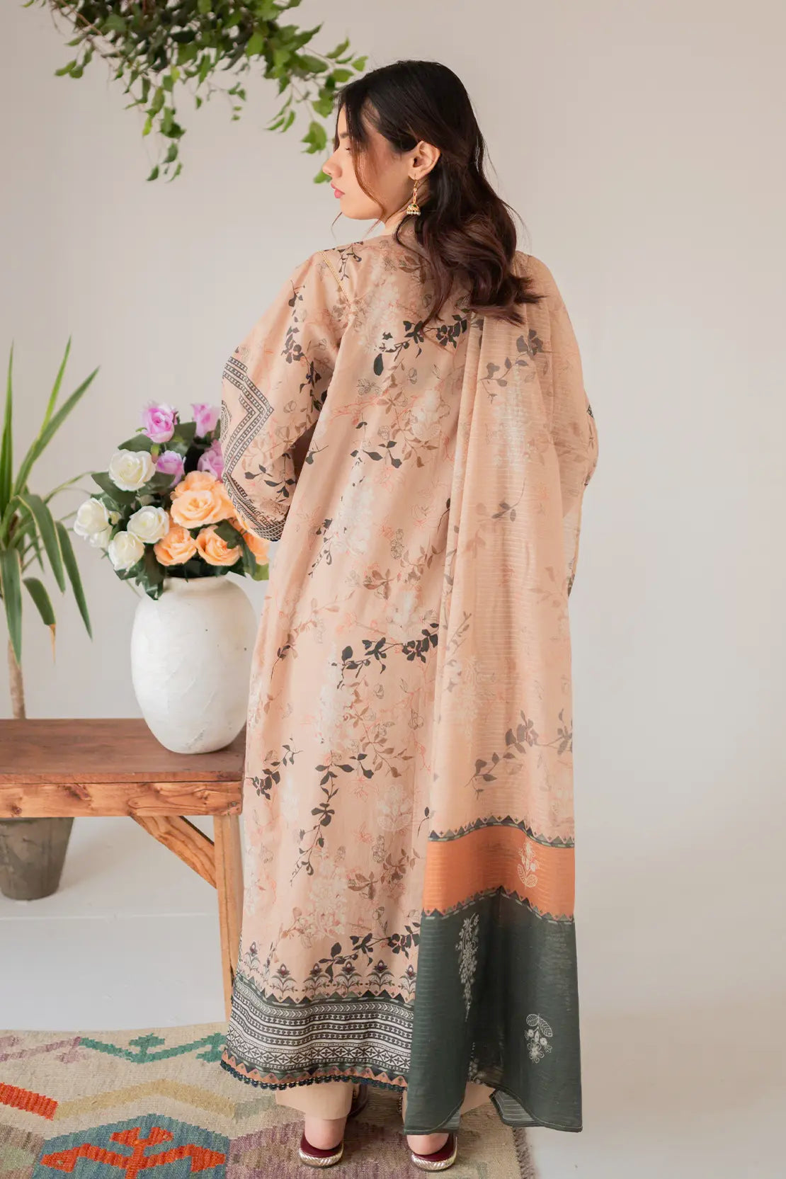 3 Piece - Embroidered Lawn - 8677