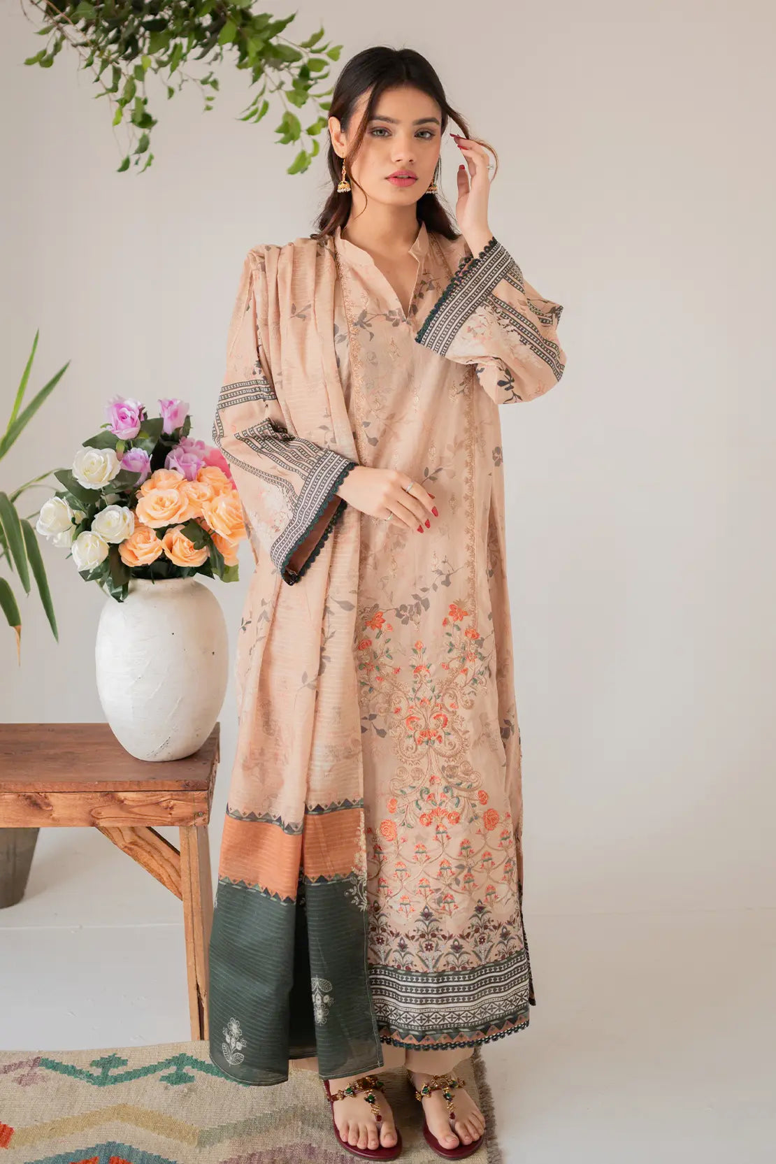 3 Piece - Embroidered Lawn - 8677