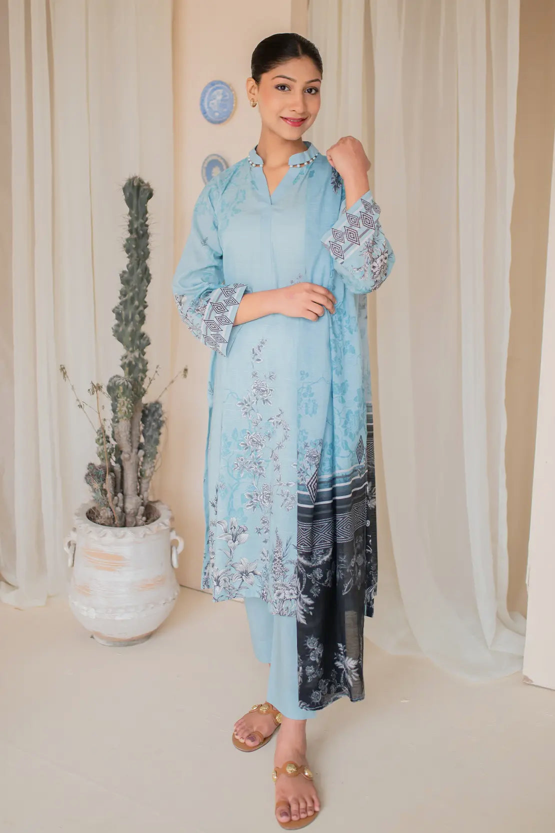 3 Piece Digitally printed Lawn - 8188