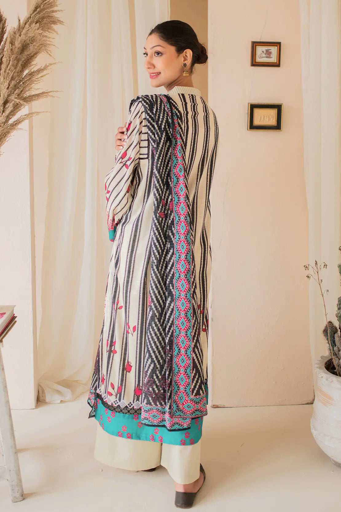 3 Piece Digitally printed Lawn - 8189