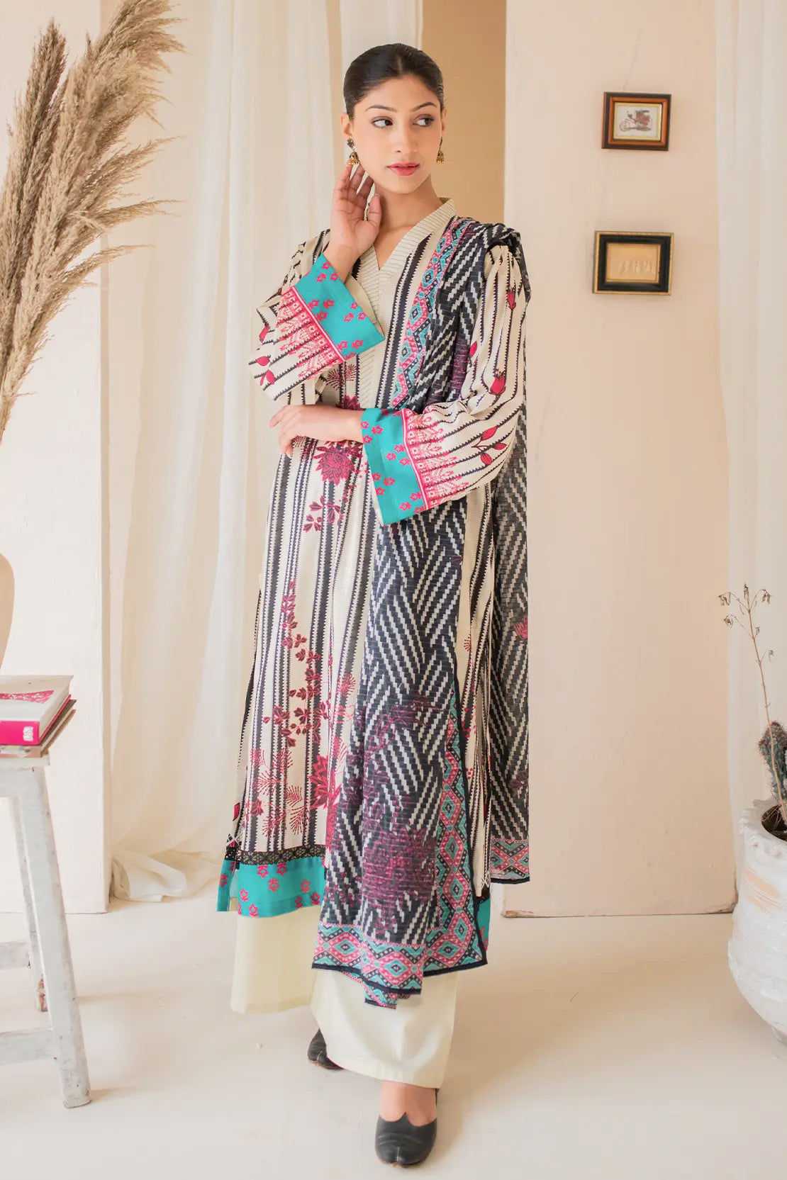 3 Piece Digitally printed Lawn - 8189