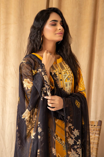 3 Piece - Embroidered Lawn - 8034