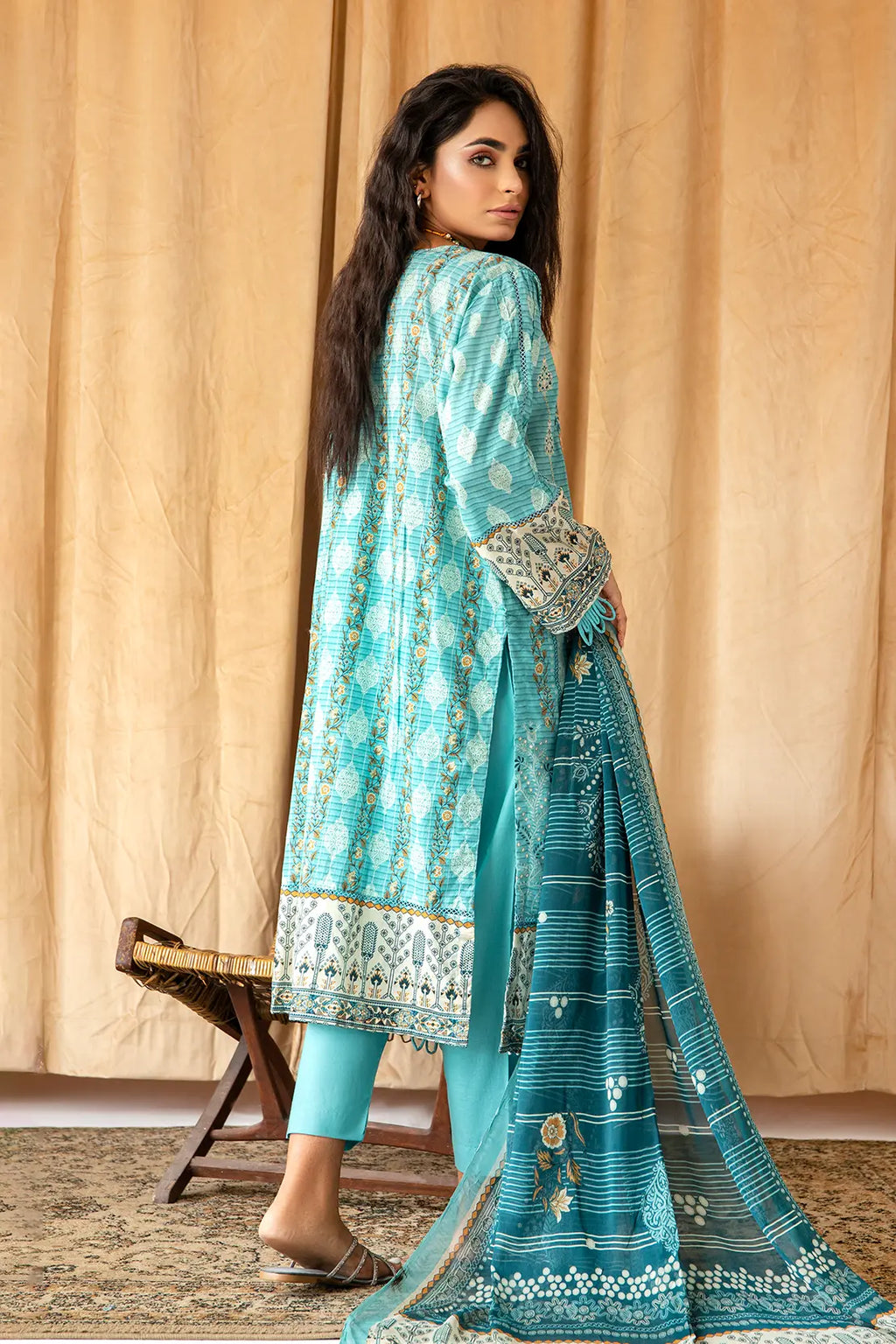 3 Piece - Embroidered Lawn - 8035