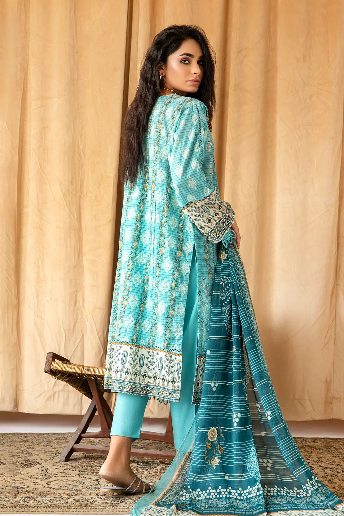 3 Piece - Embroidered Lawn - 8035