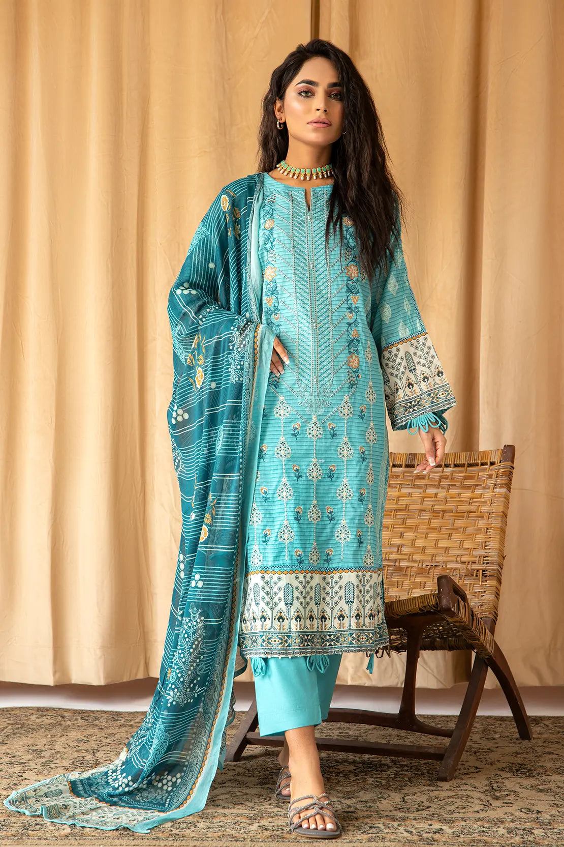 3 Piece - Embroidered Lawn - 8035