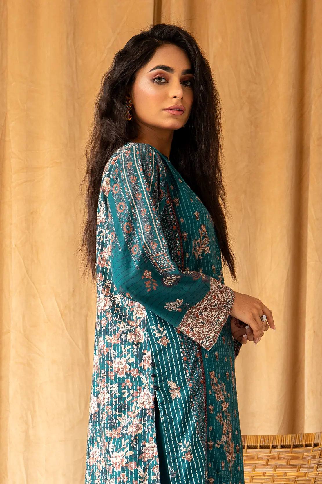 3 Piece - Embroidered Lawn - 8037