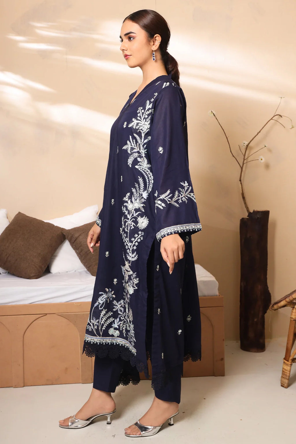 Rashid Textile | Crypto Embroidered Lawn | 7770