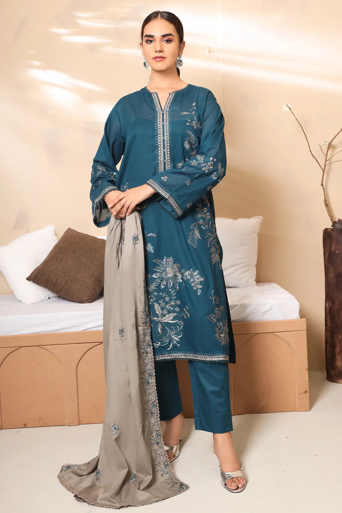 Rashid Textile | Crypto Embroidered Lawn | 7771