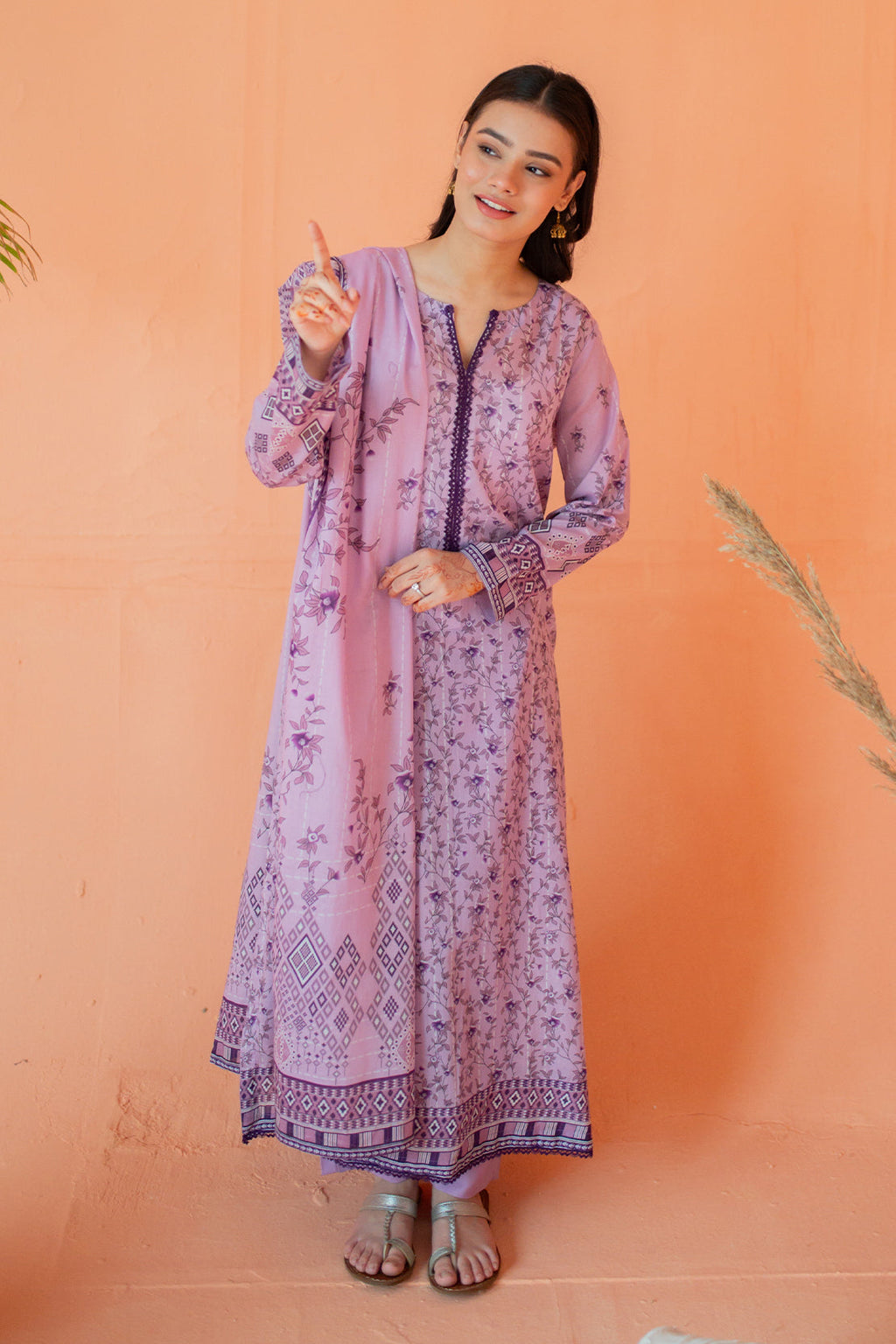 3 Piece Digitally Printed Lawn - 9018