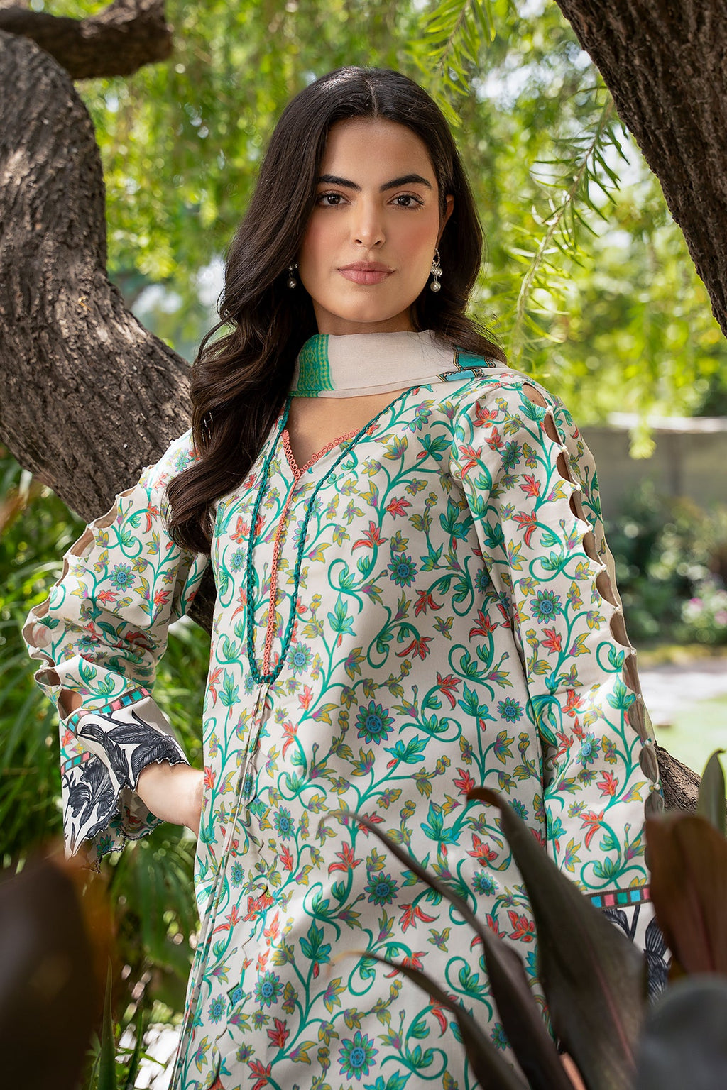 Charizma | C-Print Vol 3 Lawn | CP6-27