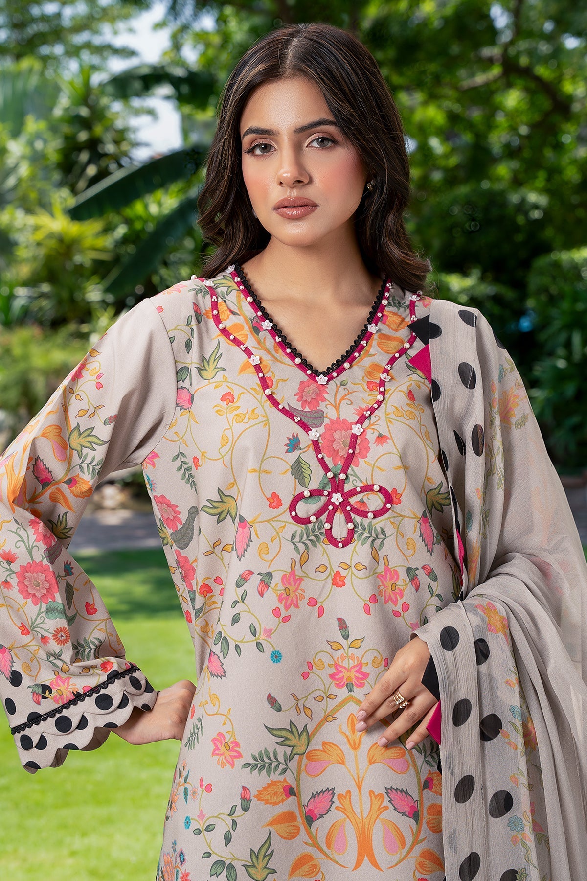 Charizma | C-Print Vol 3 Lawn | CP6-25