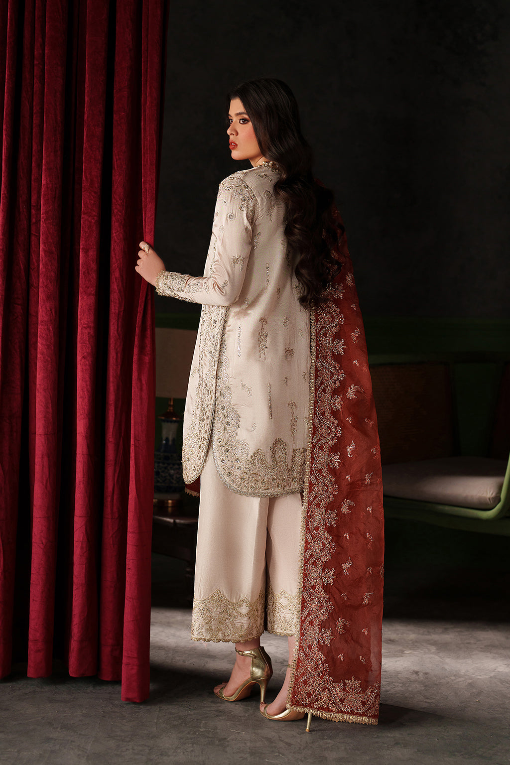 Emaan Adeel | Verve Silk Edit | POISE