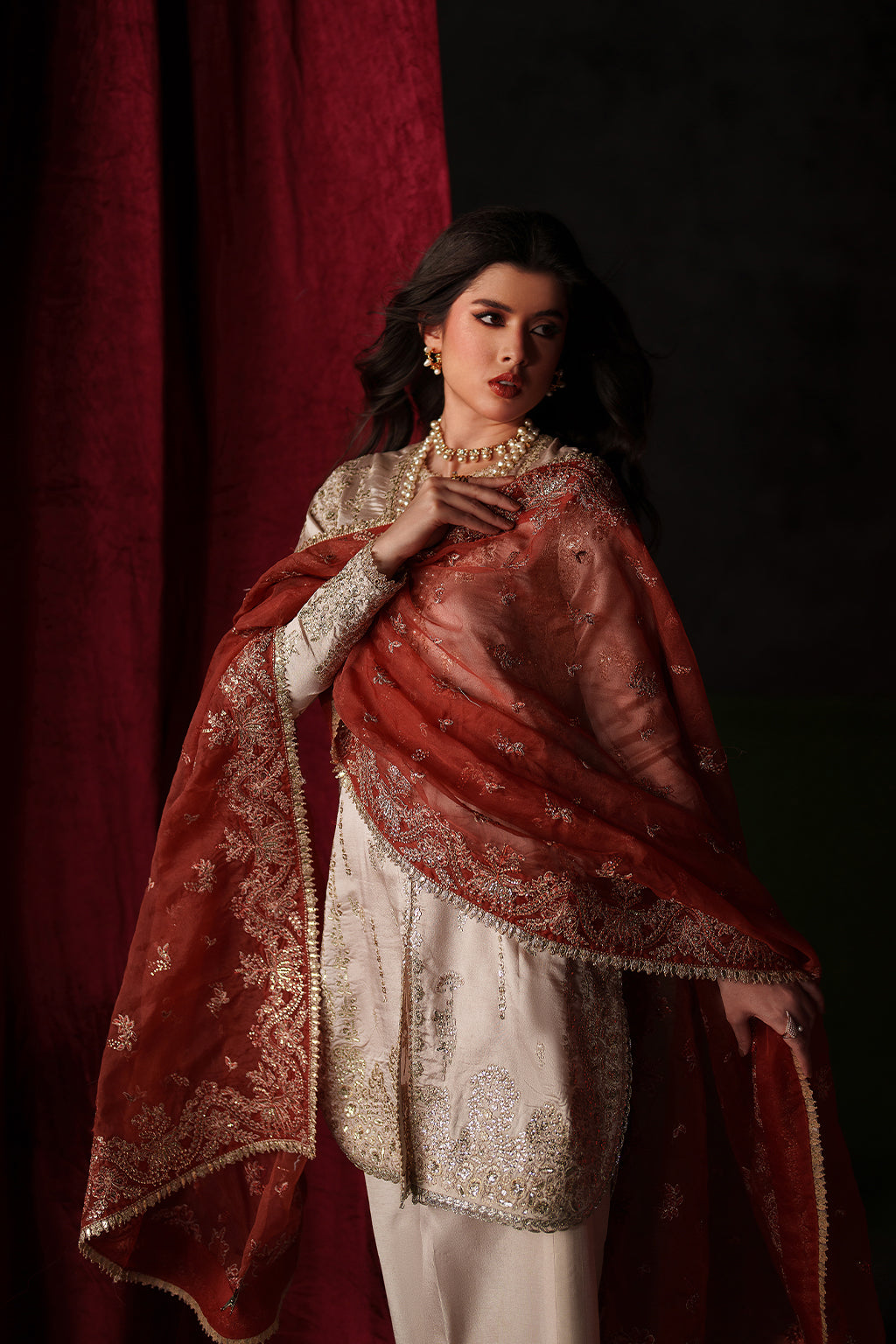 Emaan Adeel | Verve Silk Edit | POISE
