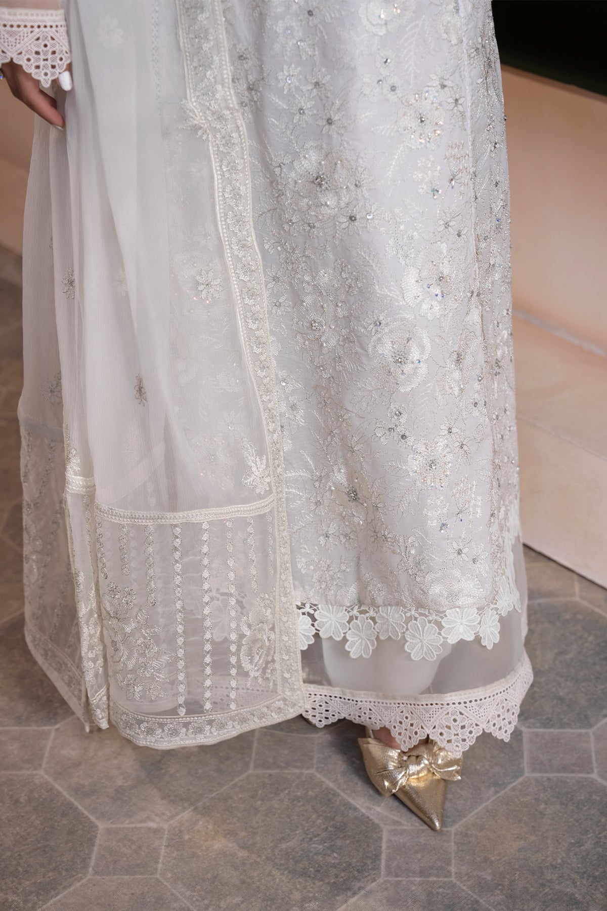 Noor E Fajar | Apana Luxury Lawn | NF-1566