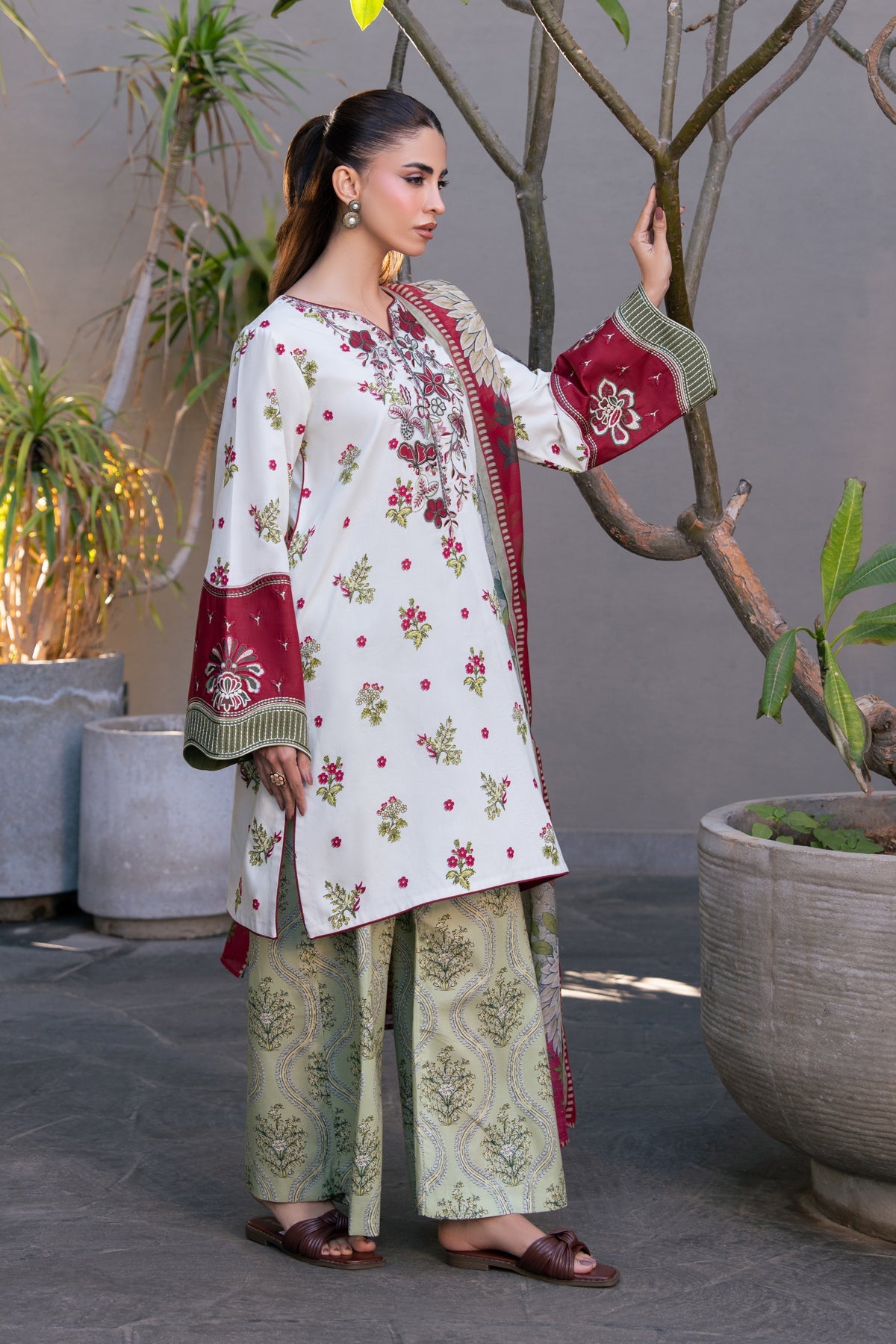 Xenia | Lawn | AMAL