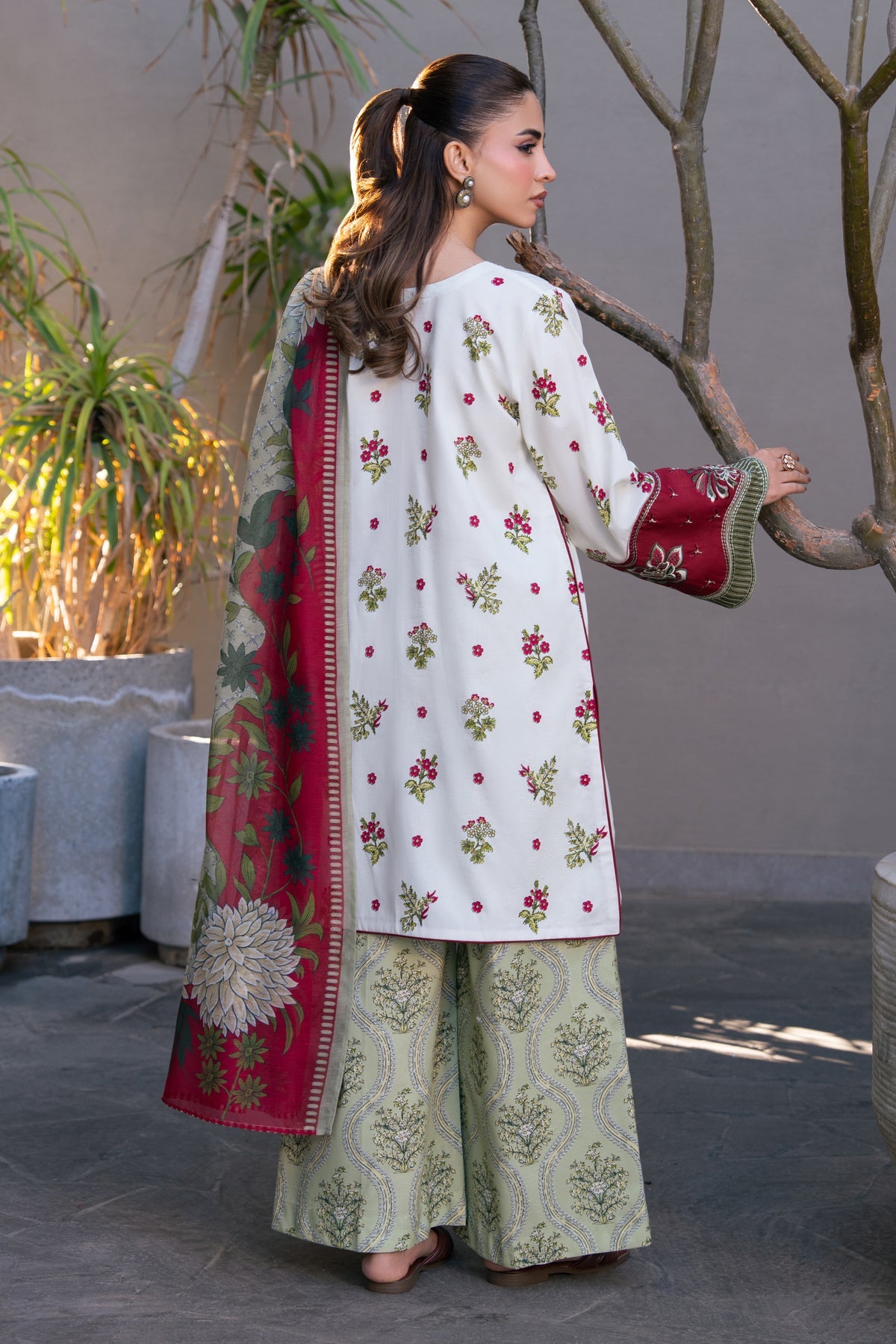 Xenia | Lawn | AMAL