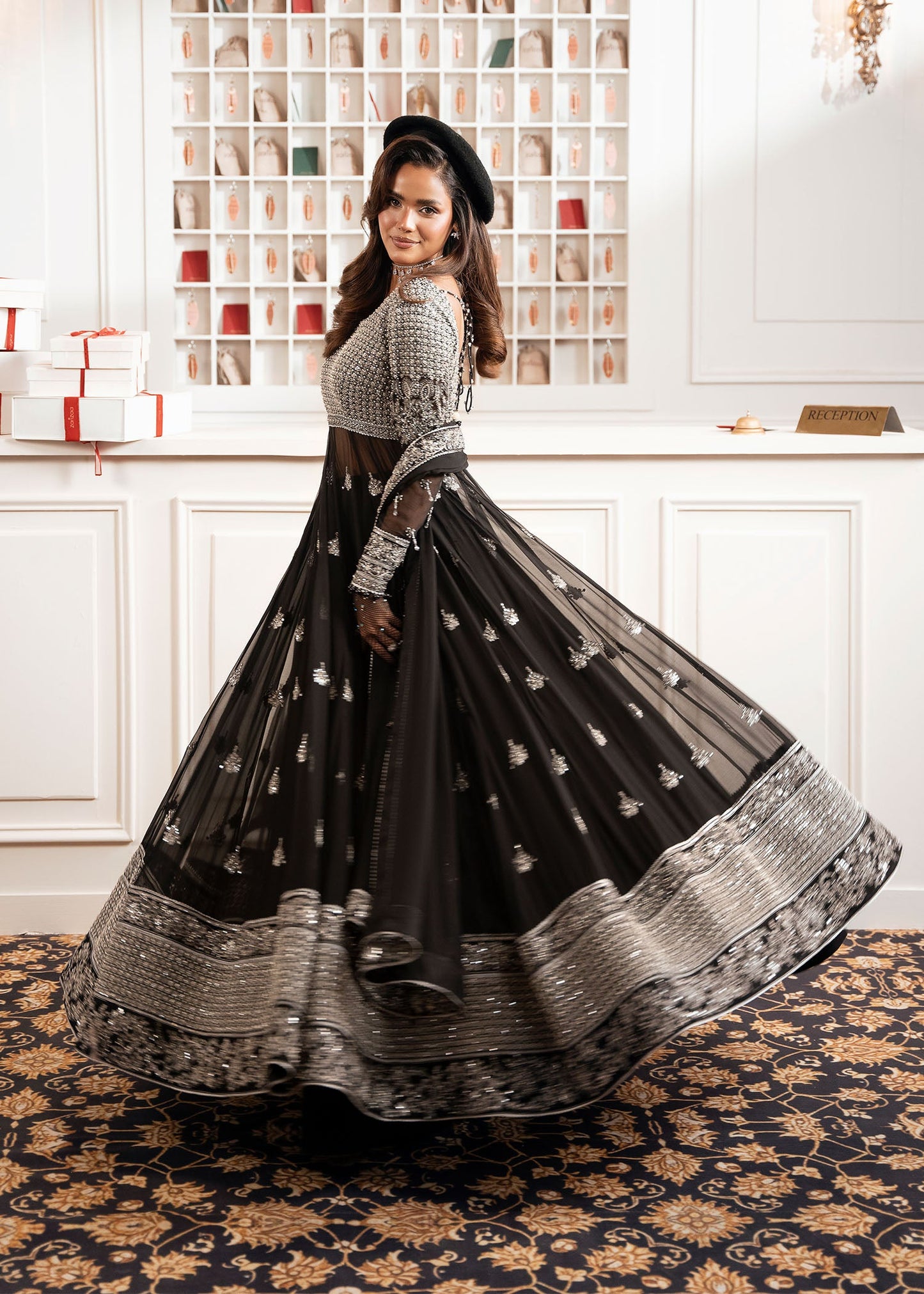 ZARIZAA | CHECK-IN 5 SERIES | CLOAK