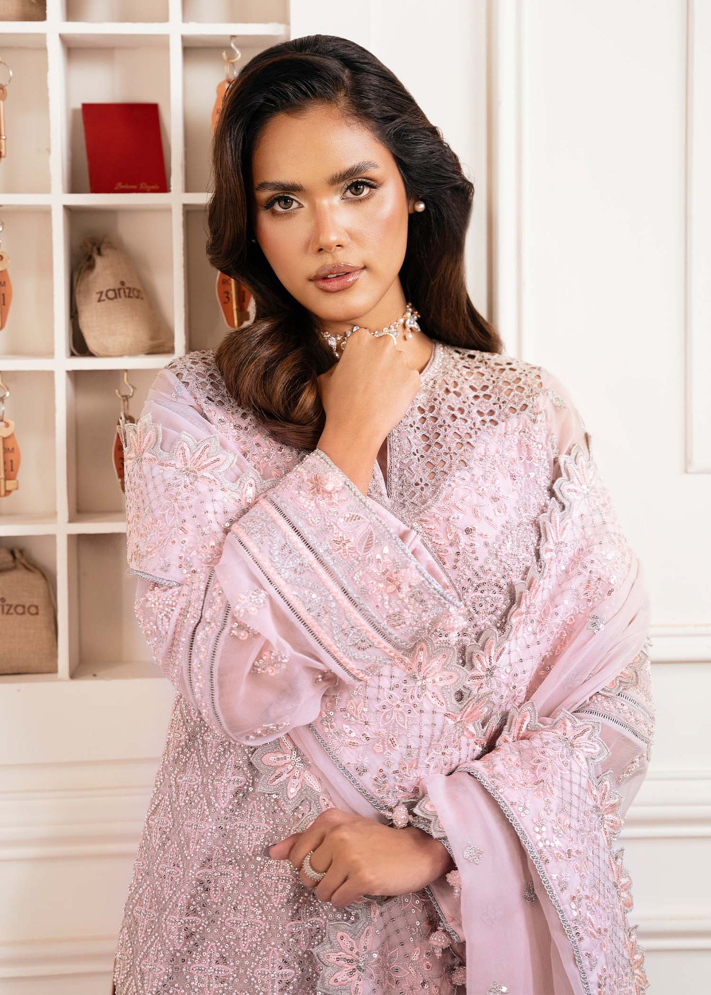 ZARIZAA | CHECK-IN 5 SERIES | PRISM