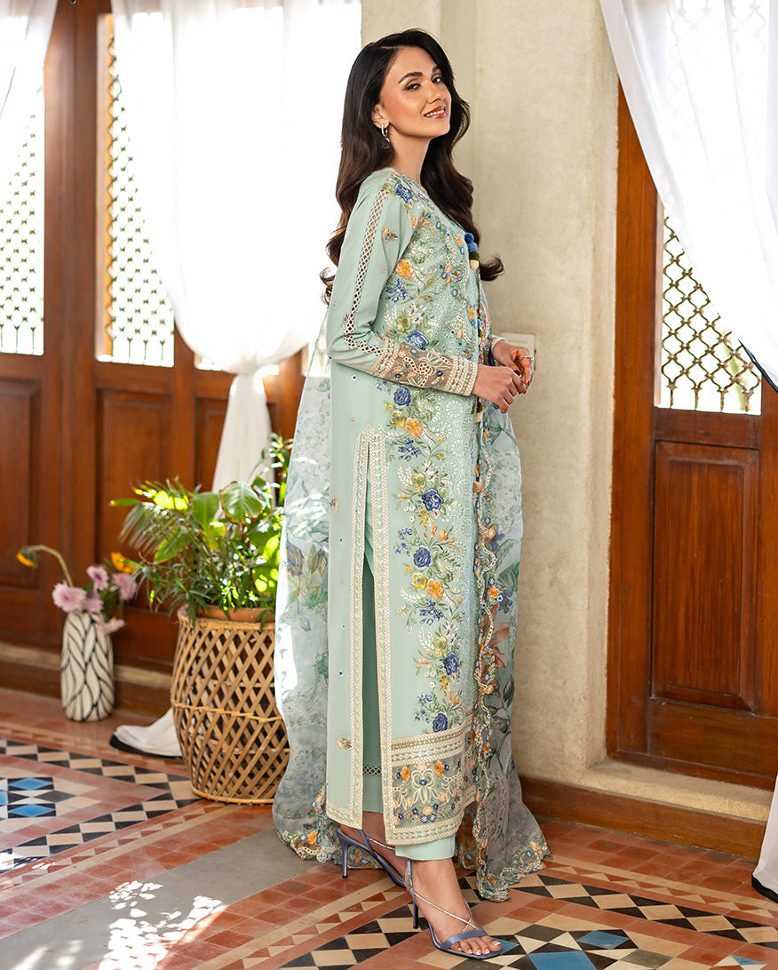 Mushq | Astoria - Festive lawn | Elif