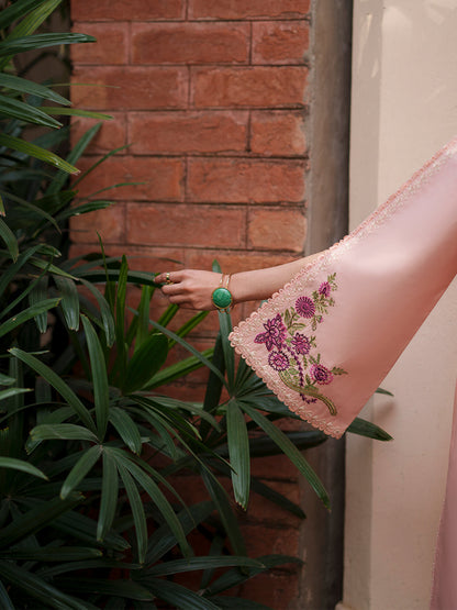 Mahnur | Fiona Lawn | F-01