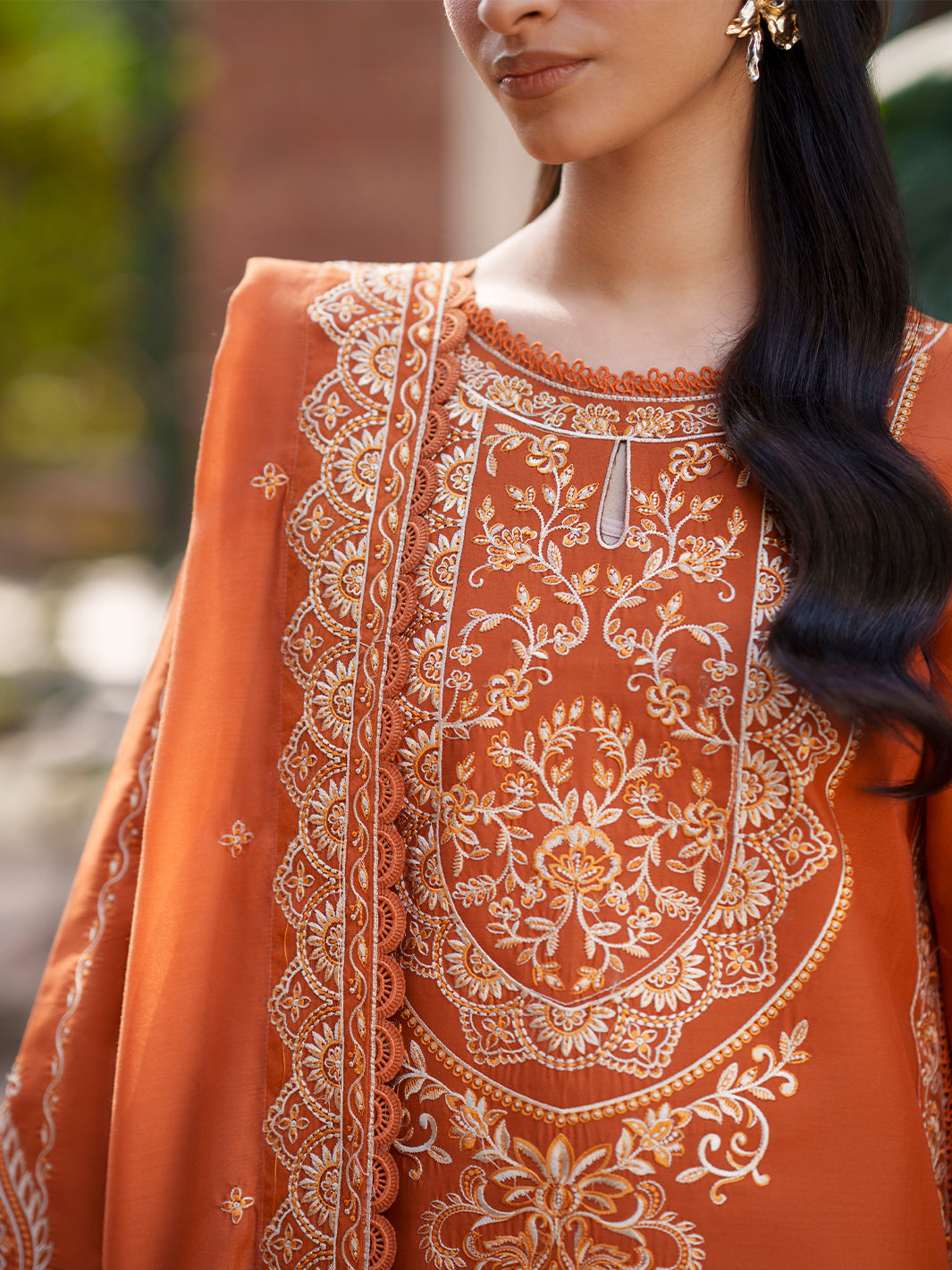 Mahnur | Fiona Lawn | F-02