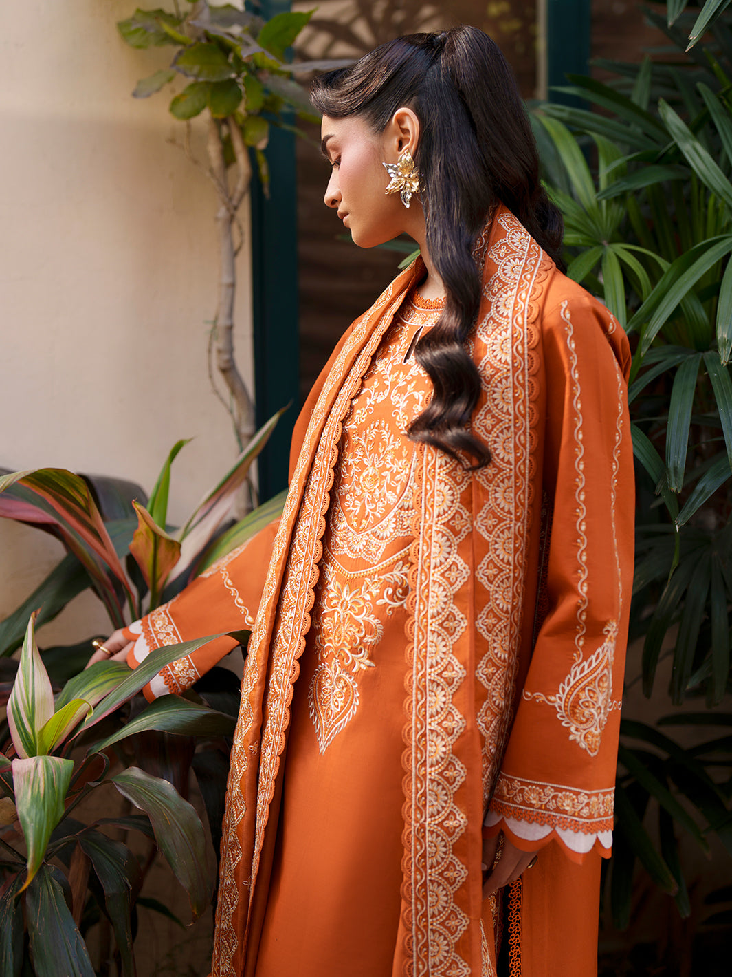 Mahnur | Fiona Lawn | F-02