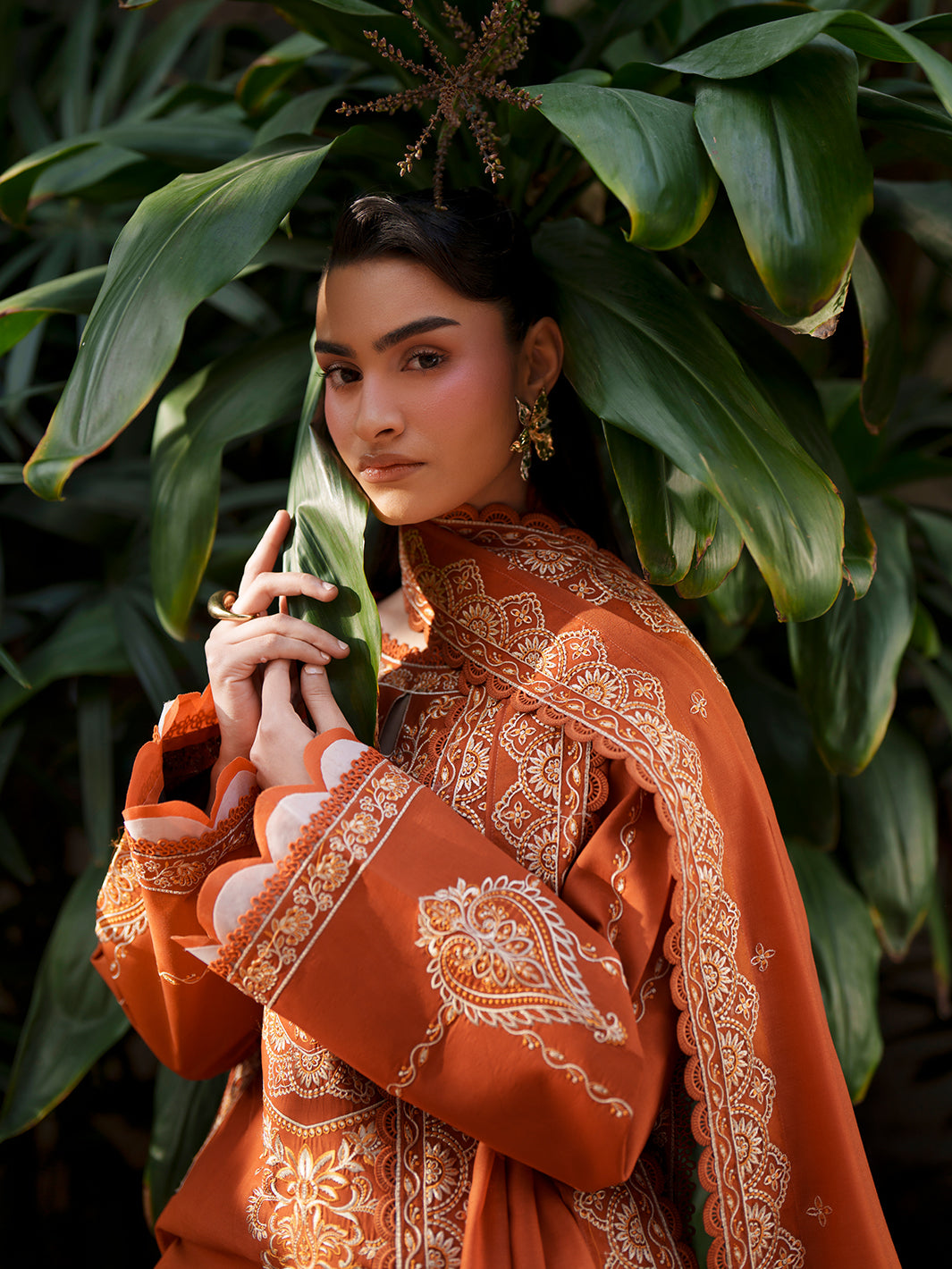 Mahnur | Fiona Lawn | F-02