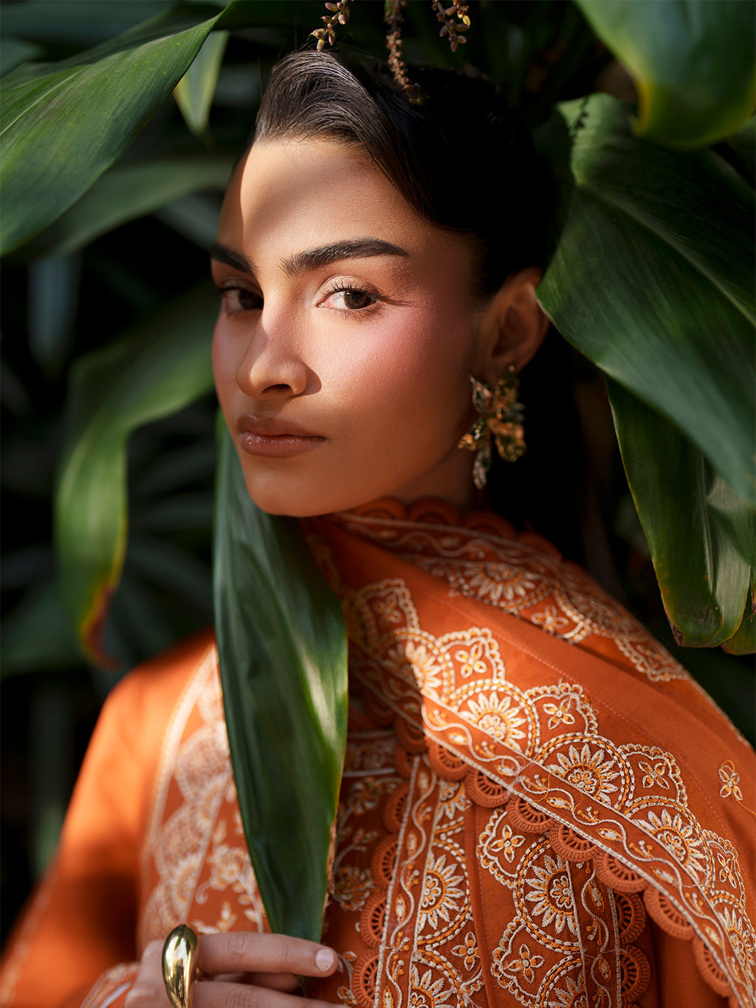 Mahnur | Fiona Lawn | F-02