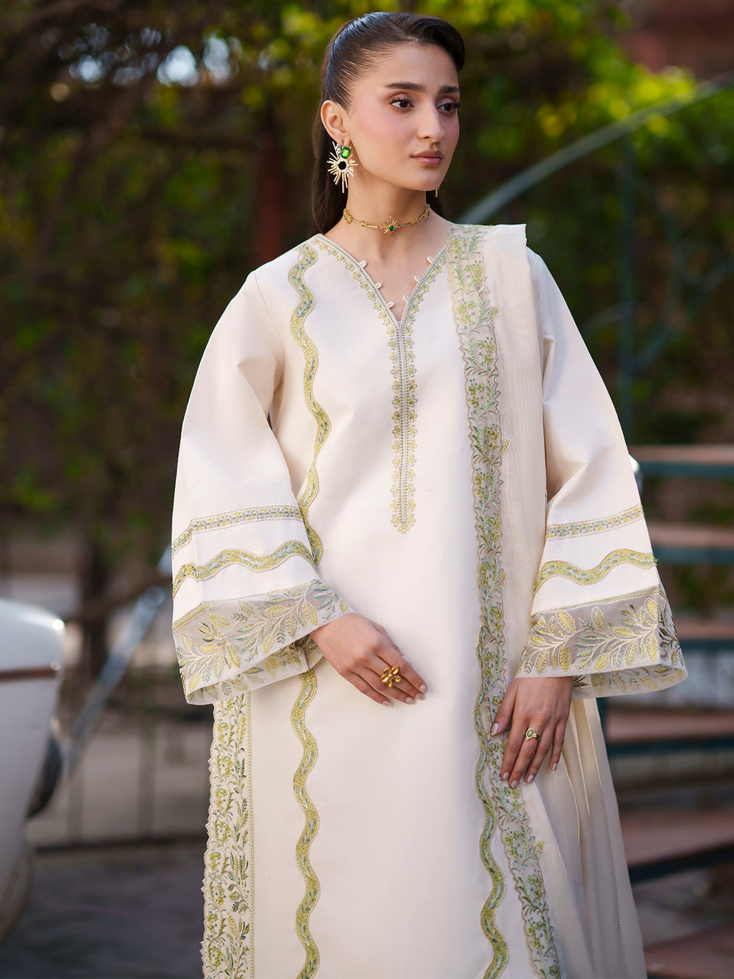 Mahnur | Fiona Lawn | F-03