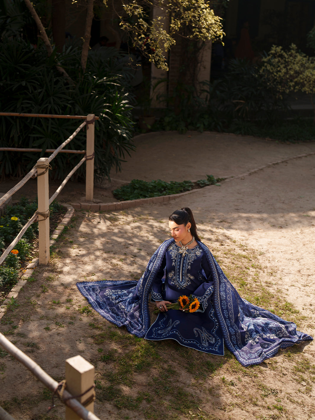 Mahnur | Fiona Lawn | F-06