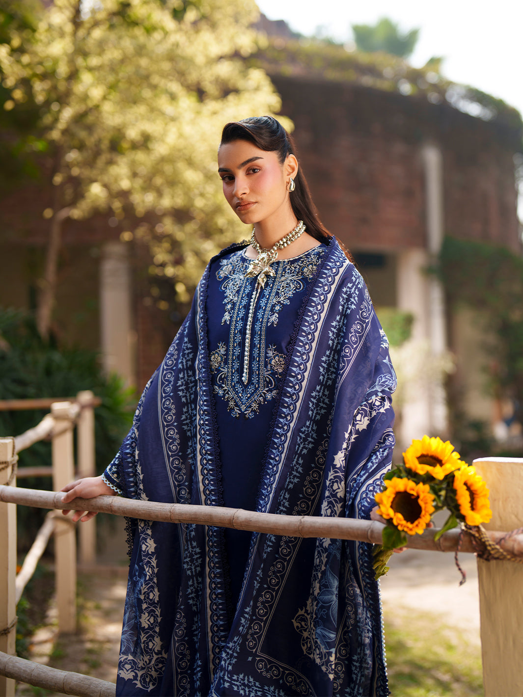 Mahnur | Fiona Lawn | F-06