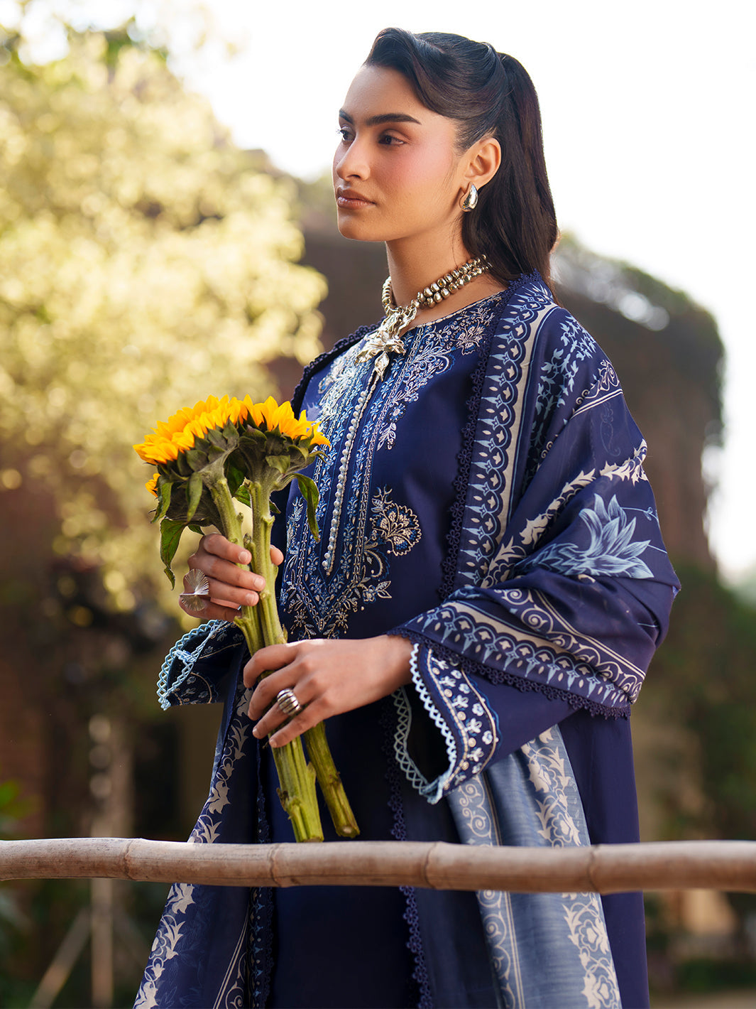 Mahnur | Fiona Lawn | F-06