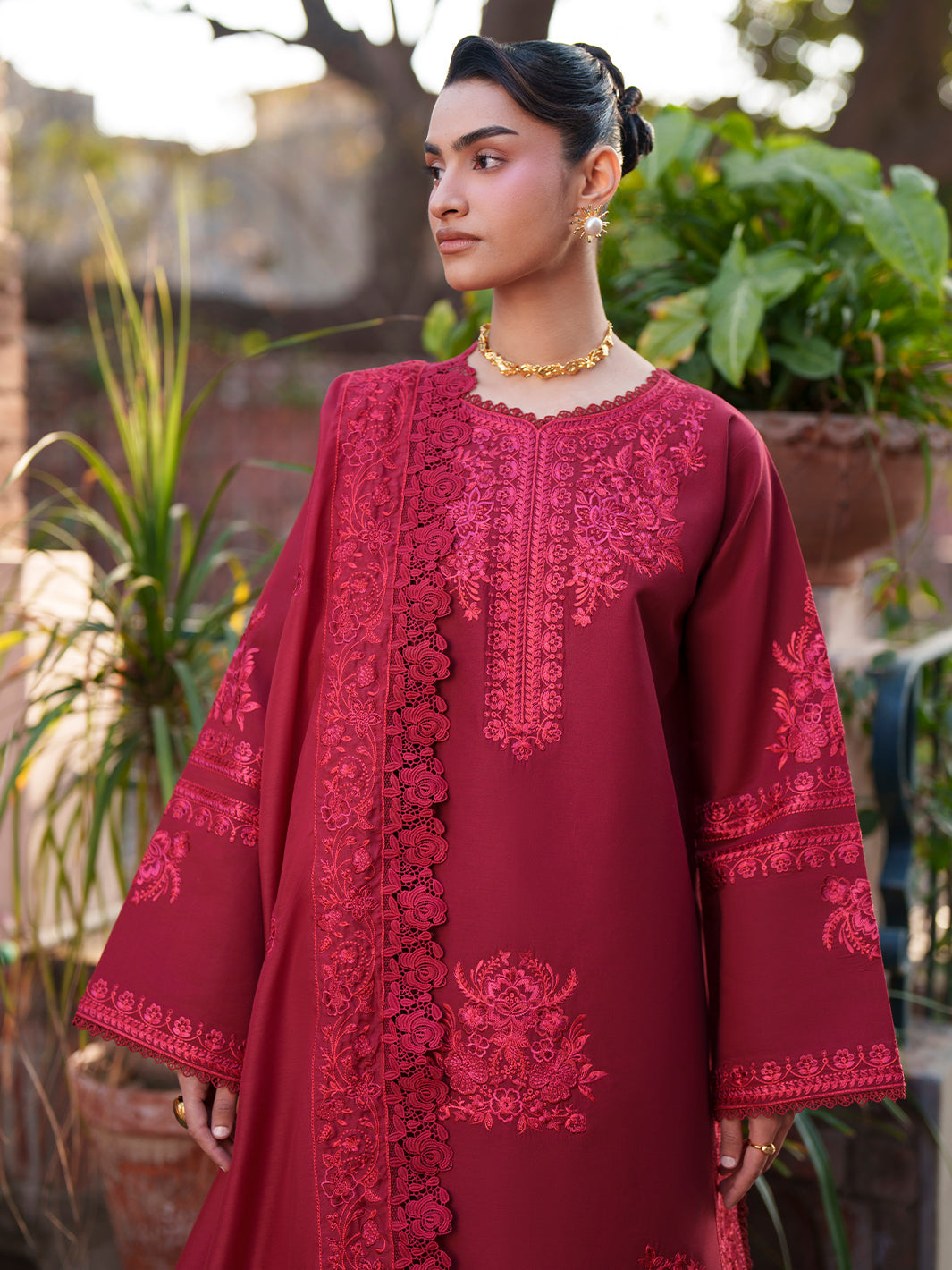 Mahnur | Fiona Lawn | F-07