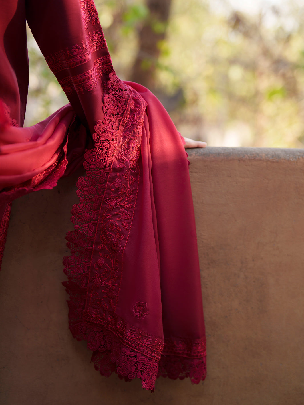 Mahnur | Fiona Lawn | F-07