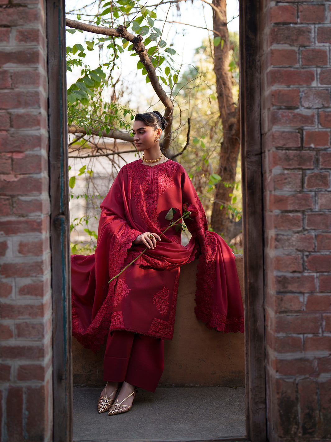 Mahnur | Fiona Lawn | F-07