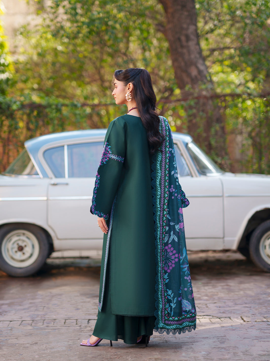 Mahnur | Fiona Lawn | F-08