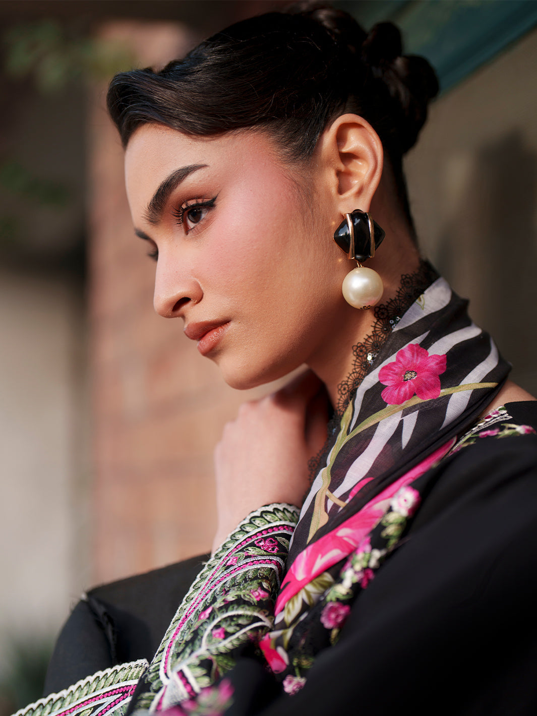 Mahnur | Fiona Lawn | F-09