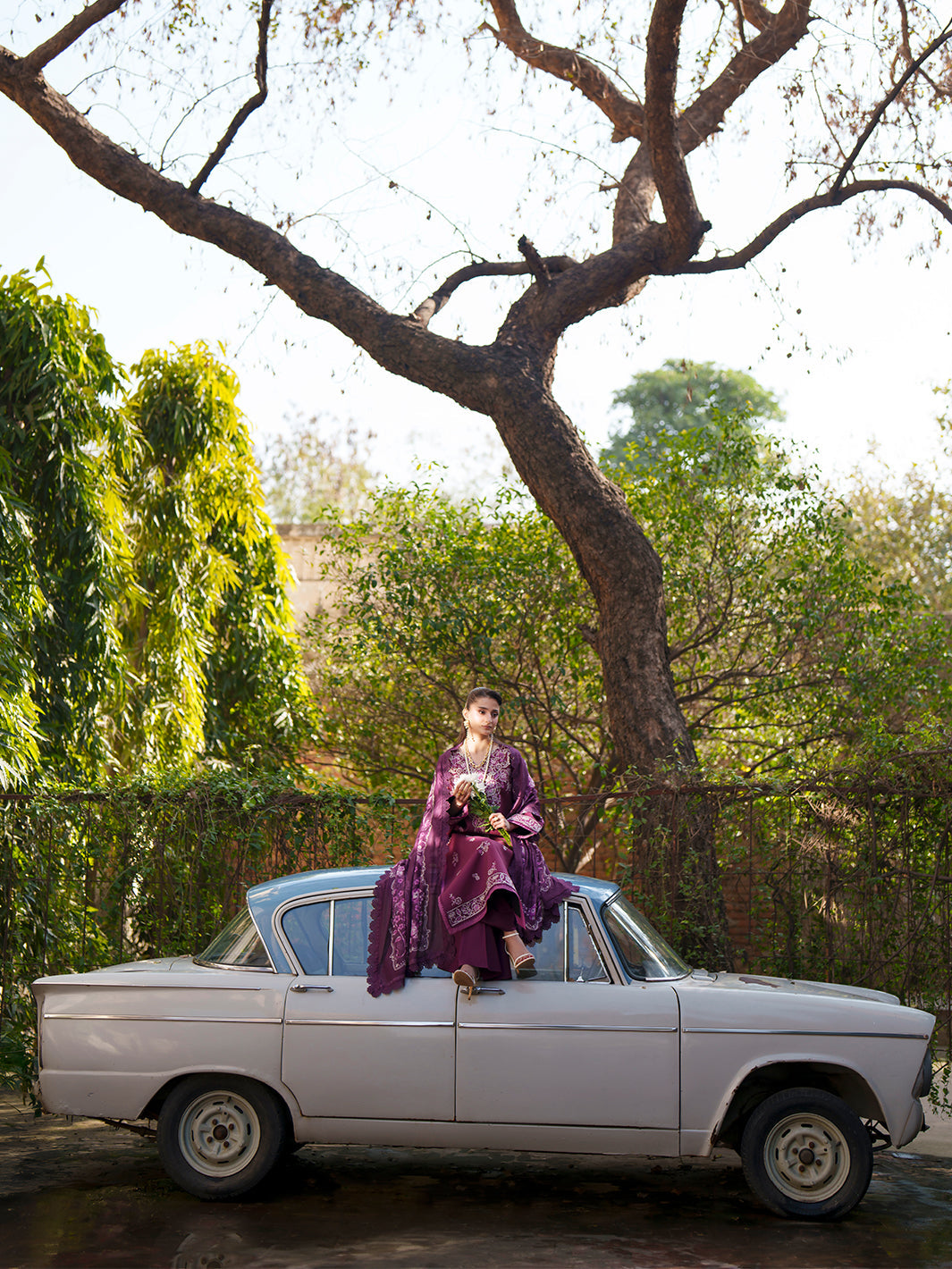 Mahnur | Fiona Lawn | F-10