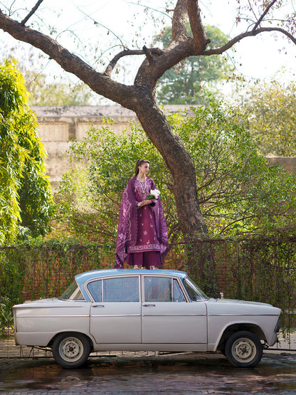 Mahnur | Fiona Lawn | F-10