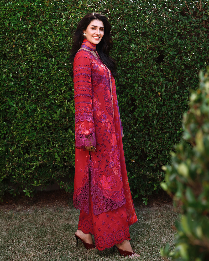 Mushq | Amoi - luxury lawn | Falling Petals