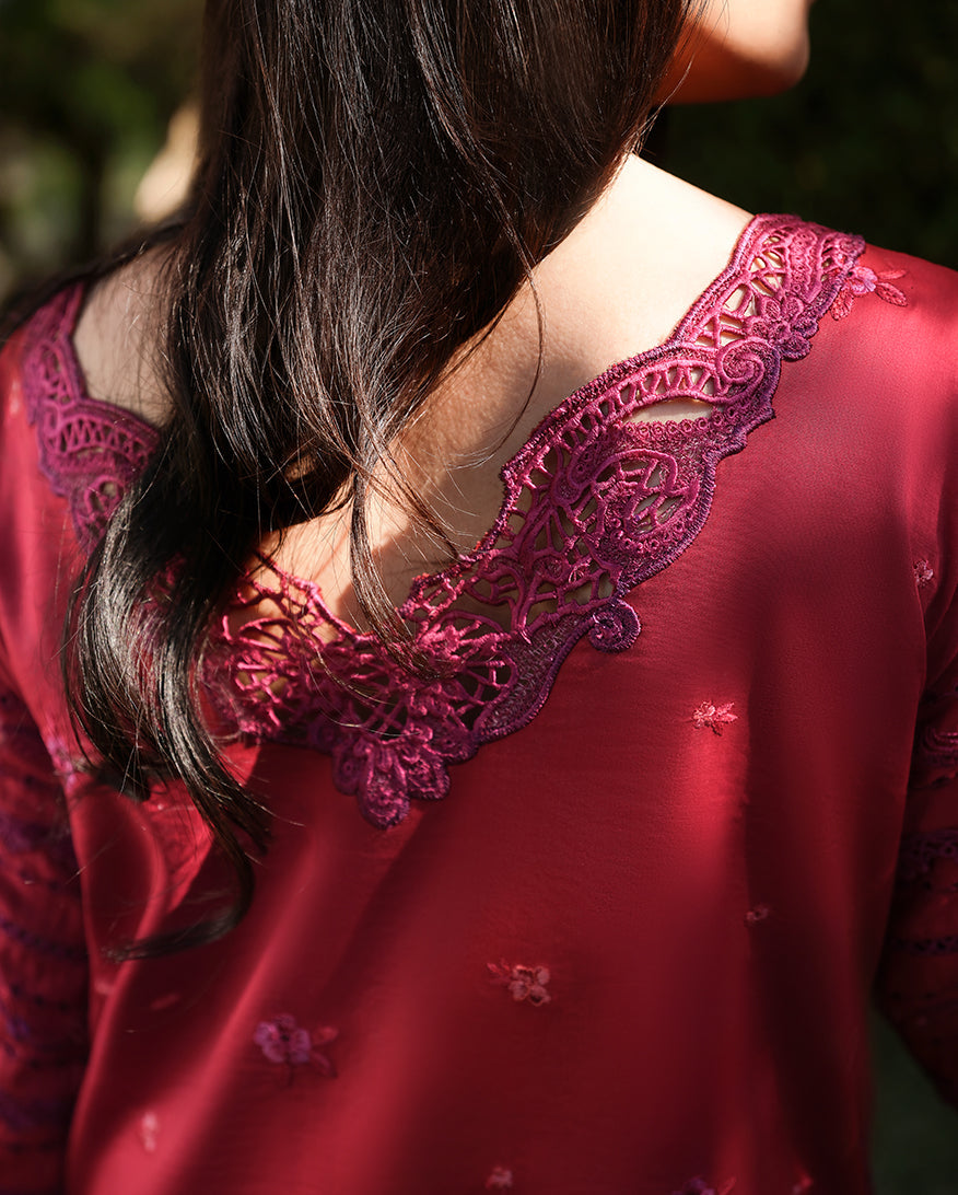 Mushq | Amoi - luxury lawn | Falling Petals