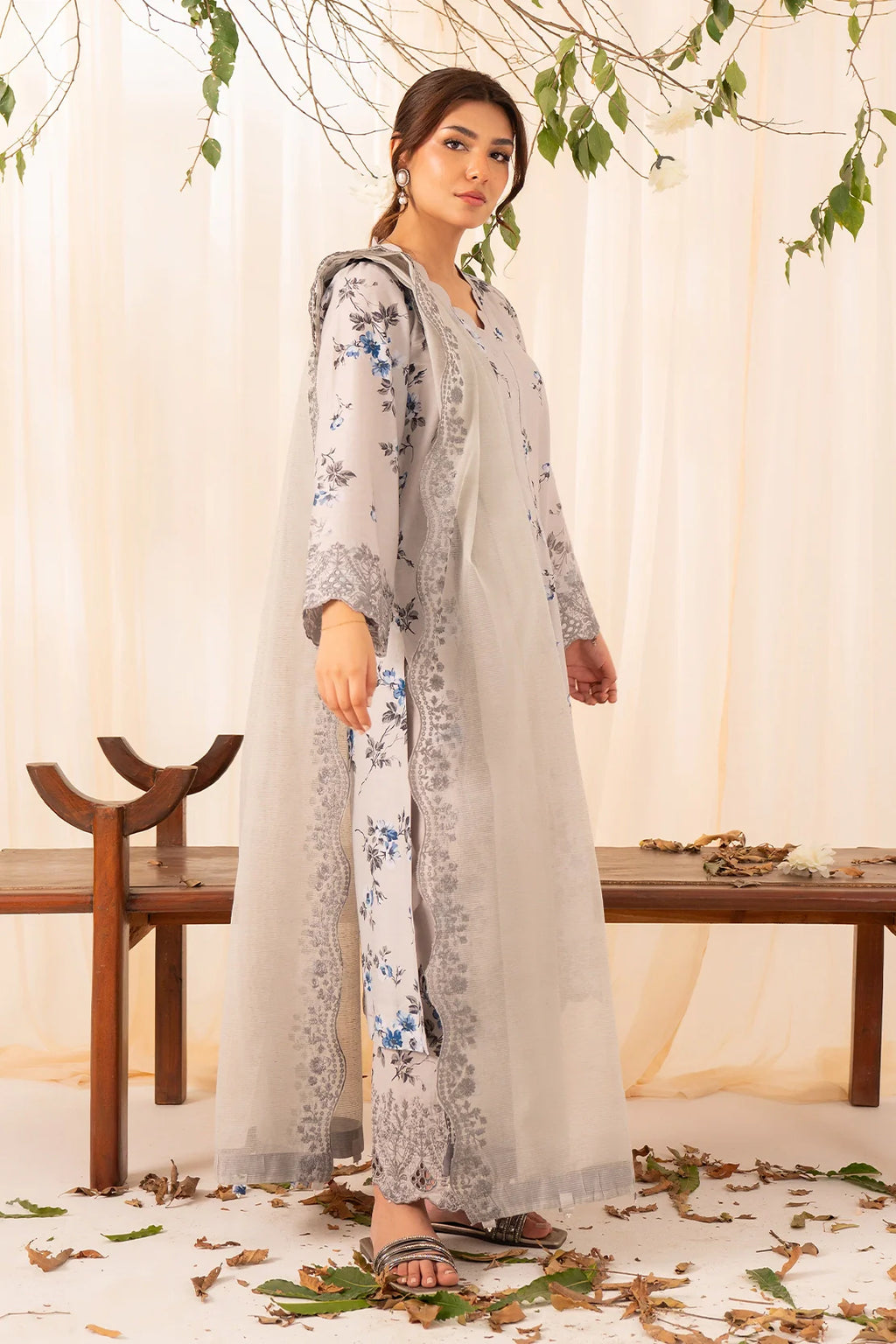 Rashid | Florin Embroidered Lawn | 566