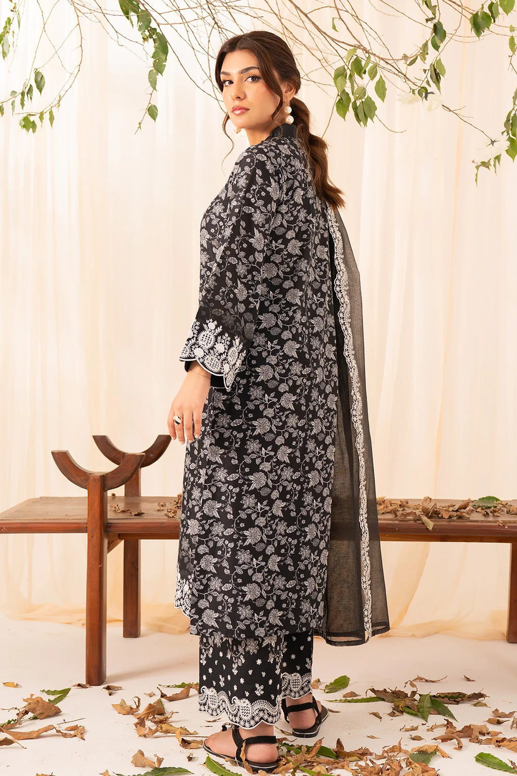 Rashid | Florin Embroidered Lawn | 568