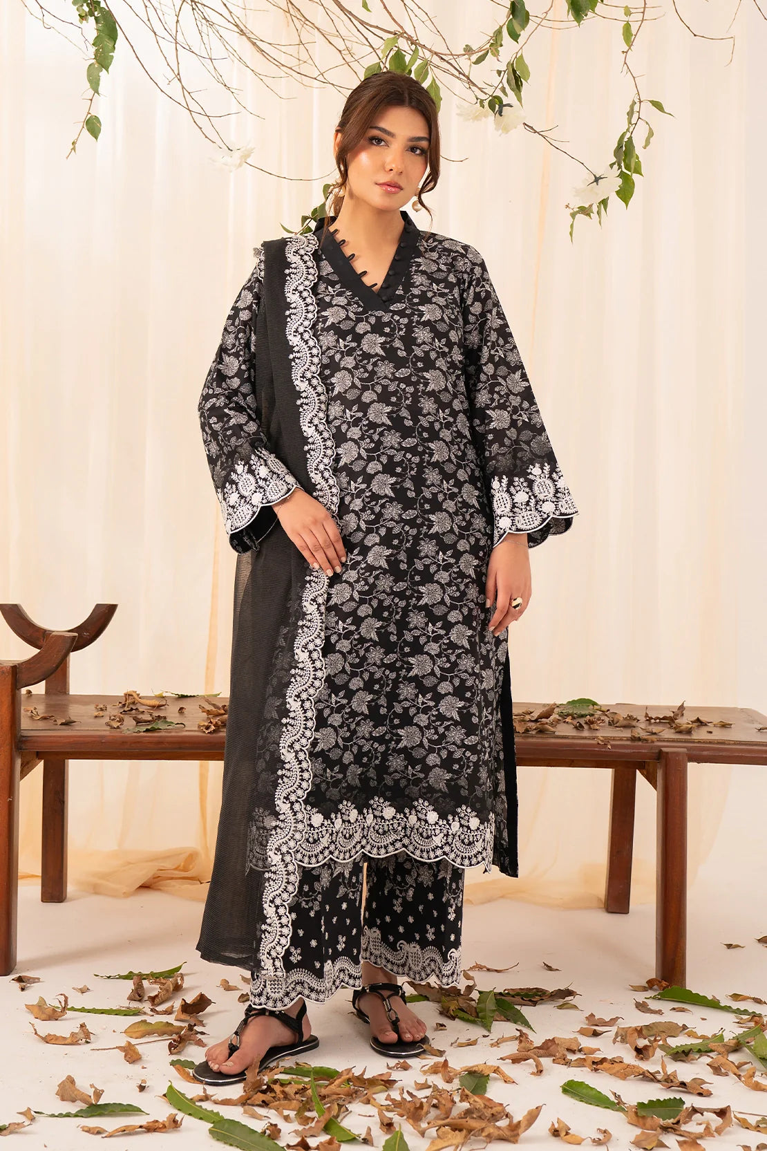Rashid | Florin Embroidered Lawn | 568